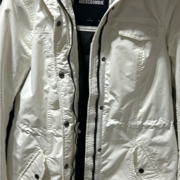New w/tags Abercrombie and Fitch large down filled jacket - Picture 4 of 9